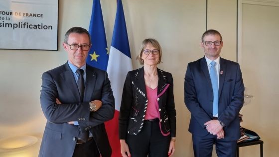 RENCONTRE AVEC LA MINISTRE DES PME Des propositions concrètes pour simplifier la vie des vignerons 